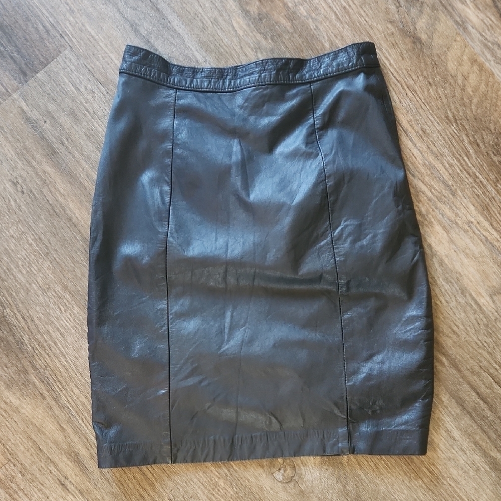 Vintage High-Waist Black Faux Leather Pencil Skirt